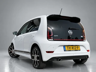Volkswagen up! 1.0 TSI GTI 116 pk  | 17 inch lichtmetaal | stoelverwarming | climate control | zwart dak-spiegels | NL auto / 8
