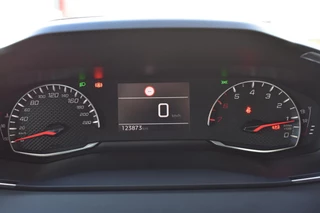 Peugeot 2008 1.2 PureTech Active Pack | Airco | Cruise | Apple Carplay/Android Auto| / 25