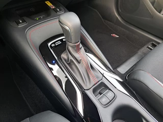 Toyota Corolla HYBRID 180 GR-SPORT PANORAMADAK HEAD-UP JBL-AUDIO 18"LM-VELGEN PARK-SENSOREN LED-PAKKET / 25