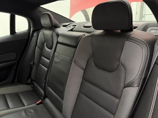 Volvo S60 2.0 T5 R-Design | Trekhaak | Adaptive Cruise | Camera | CarPlay | Stoelverwarming / 12
