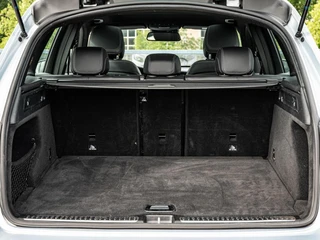 Mercedes-Benz GLC-klasse 250 4MATIC Premium Plus AMG | Panoramadak | Trekhaak | Memory | Camera | Distronic Pro | 20" | Dealeronderhouden / 40