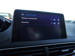 Peugeot 3008 1.2 PureTech Blue Lease Executive | Trekhaak | Navigatie | Climate control | Lichtmetalen velgen | Cruise control | Parkeersensoren achter | Apple carplay/Android auto / 33