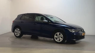 Volkswagen Golf 1.0 TSI 110pk Life Sfeerverlichting Navigatie Camera App-Connect / 2