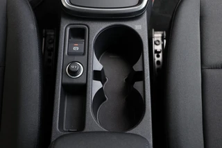 Audi A3 Sportback 35 TFSI S edition 150PK Nieuw model App-connect Trekhaak Navigatie PDC / 31