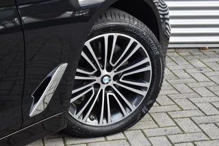 BMW 5 Series TOURING 530I AUT. 252PK EXECUTIVE El. A-KLEP / PDC V+A / 18 LM. VELGEN / 6