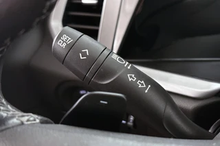Opel Grandland 1.6 Turbo Plug-In Hybrid 4x4 Ultimate 300 PK Afneembare Trekhaak Stoel-Stuurverwarming / 40