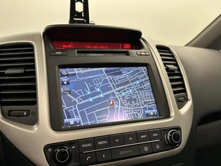 Kia Venga 1.6 CVVT First Edition PANO CAMERA NAVI CRUISE ECC STOEL/STUUR VERWARMING. / 28