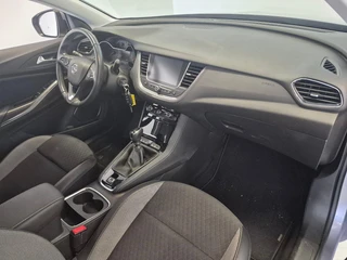 Opel Grandland X 1.2 Turbo Business Elegance / 8