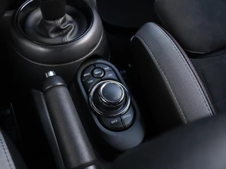MINI 5-Deurs 1.5 Cooper MINI Yours LEDER | AUT. | SPORTSTOELEN | CAMERA | STOEL/STUURVERW. | CRUISE | NAVI | / 23