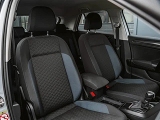 Volkswagen T-Roc 1.5 TSI Sport Business R | TREKHAAK | STOELVERWARMING | ADAPTIVE / 7