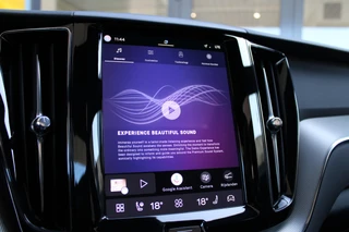 Volvo XC60 2.0 T6 Plug-in hybrid AWD Plus Black Edition  | Panoramadak | H/K | Camera | Leder / 22