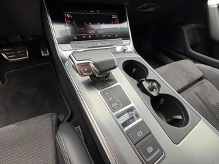Audi A6 Avant 55 TFSI e quattro Competition / Pano / TopView / Trekhaak / 367PK / Zeer kompleet !! / 33