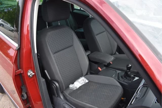 Volkswagen Tiguan 1.4 TSI ACT 150 pk Connected Series  NL-Auto | DAB | Elekt.trekhaak | Carplay | Cruise Control | Climate Control | NAP / 37