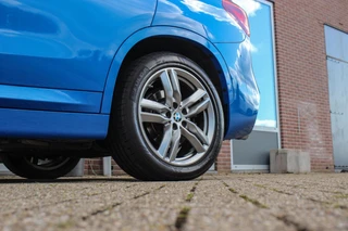BMW X1 xDrive25e High Executive M sport | 1e eigenaar | Dealer onderhouden | Panoramadak | Apple Carplay | Camera | LED adaptief | Head-up | Stoelverwarming | Cruise control / 42