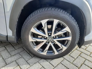 Toyota Corolla Cross 2.0 HYBRID FIRST EDITION BLIND-SPOT ELEK-ACHTERKLEP KEYLESS LM-VELGEN PARK-SENSOREN APPLE/ANDROID STOELVERW DRAADLOOS-LADEN AD-CRUISE BLUETOOOTH DAB+ / 7