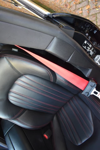 Maserati Levante 3.0 V6 AWD GranLusso 350 pk Facelift Driver ass.Pack 1 | Open dak | Harman/Kardon | Camera | Luchtvering | Carplay | Keyless | DAB | Full LED | 20" / 47