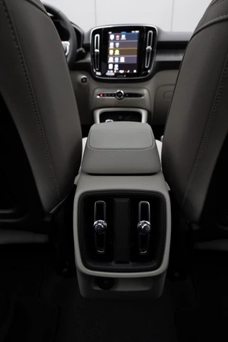 Volvo XC40 B3 MY 2027 SAMENSTELLEN EXTRA VOORDEEL / 25