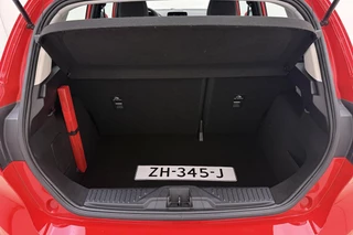 Ford Fiesta 1.0 EcoBoost Titanium | Trekhaak | Navigatie | Camera | Parkeersensoren voor en achter | Climate control | Lichtmetalen velgen / 4