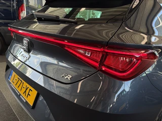 SEAT Leon 1.5 eTSi DSG 150pk FR Bns. Intense KEYLESS/CAMERA/VIRTUAL/18INCH/WINTERPACK / 24