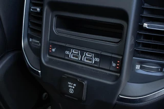 Dodge Ram 1500 4X4 5.7 V8 4x4 Crew Cab Limited / 50