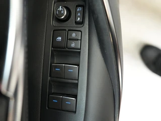 Toyota Corolla 1.8 Hybrid First Edition ✅Stoel&Stuurverw.✅Adapt Cruise✅Clima✅Camera✅Navi✅Two Tone✅ / 12