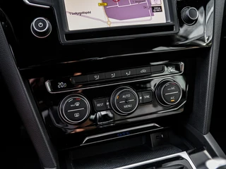Volkswagen Passat Variant 1.4 TSI GTE Connected Series Camera | Full LED | App-connect | Comfortstoelen | PDC v+a | / 12