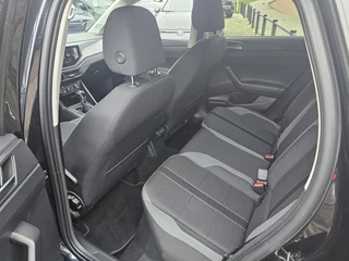 Volkswagen Polo 1.0 TSI 110 PK IQ Light | Camera | Carplay | Stoelverwarming / 12