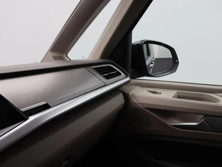 Volkswagen Multivan 1.4 eHybrid L2H1 Style 7-Persoons | Panorama dak | Stoelverwarming | Adaptive Cruise | Trekhaak | Camera | CarPlay | Climatronic | 17 Inch | 21.560 Km !! / 34