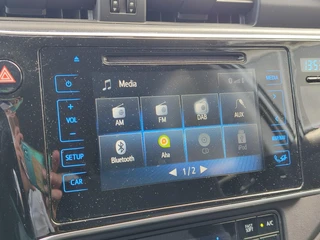 Toyota Auris 1.8 Hybrid DYNAMIC ULTIMATE / 24
