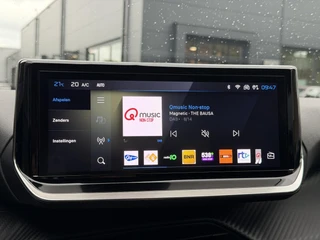 Peugeot 208 Allure 1.2 Hybrid 100PK e-DCS6 Automaat Trekhaak, Navigatie, Achteruitrijcamera, Keyless, Stoelverwarming, Apple Carplay, Android Auto / 25