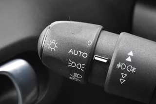 Citroën C3 PureTech 110 EAT6 Shine  .| Automaat | Navigatie | Camera achter | Parkeerhulp | / 17