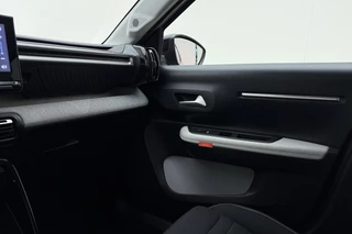 Citroen Ë-C3 Max 113pk 44 kWh | Navigatie | Climate control | Camera | DAB Radio | Dakrails | Lichtmetalen velgen / 26