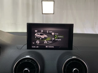 Audi Q2 30 TFSI Epic Navigatie LED Climate Control Parkeersensoren / 16