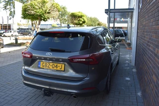 Ford Focus Wagon 1.0 EcoBoost Hybrid Titanium / 8
