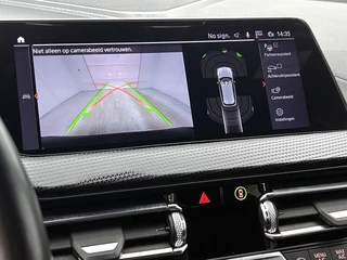 BMW 1-serie M135i xDrive | Camera | Stoelverwarming |Harman/Kardon | HeadUp Display | Cruise Control / 22