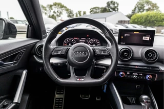 Audi Q2 35 TFSI S Edition  | 2x S-line | NL Auto | Virtual / 8