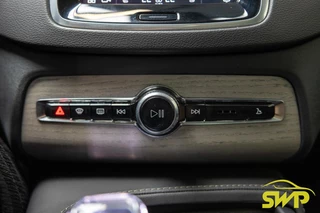 Volvo XC90 2.0 T8 Recharge AWD Ultimate Dark | Pano | Trekhaak zwenkbaar | Massage | Stoelventilatie | Harman Kardon | HUD | 4-zone | BLIS | ACC | Full option / 20
