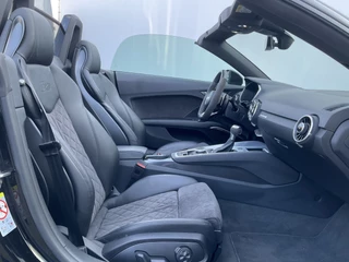 Audi TT RS Roadster TT 2.5 400pk 5-Cil Quattro B&O Camera Stoelverw. 20 Inch / 6