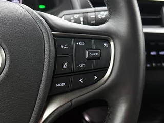 Lexus UX 250h F Sport Design | Automaat | Adaptive Cruise | Leder / 16
