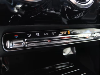 Mercedes-Benz A-Klasse 220 Launch Edition  | Widescreen | Camera | Org. NL / 48