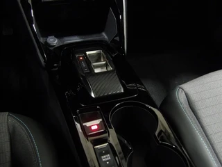 Peugeot 2008 1.2 Puretech 130pk Allure / 17