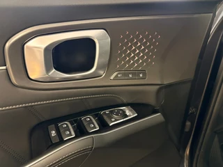 Kia SORENTO 1.6 T-GDI Plug-in Hybrid 4WD ExecutiveLine 7persoons / Panoramadak / 360 camera / head-up /dealer onderhouden / 16