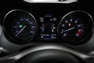 Jaguar F-TYPE 3.0 V6 Coupé | PANORAMADAK | CLIMA | STUURVERWARMING | CAMERA | 19" / 5