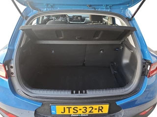 Kia Stonic 1.0T DynamicLine | Camera | Climate control | Apple Carplay / Android Auto | Cruise control | Parkeersensoren achter | Lichtmetalen velgen 16inch | / 9
