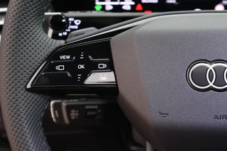 Audi Q3 1.5 272pk e-hybrid S edition Trekhaak Camera Keyless Panoramadak Stoelverwarming Virtual Cockpit Navigatie 2x S-Line / 20