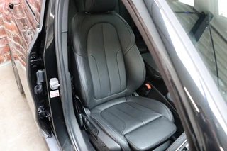 BMW X2 sDrive20i High Executive M Sport Pakket Automaat  / Navigatiesysteem Plus / Leder / Panoramadak / Stoelverwarming / LED / Harman Kardon / 19 Inch / Head-Up Display / Parkeersensoren voor+achter / Climate Control / Shadow Line / 18