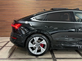 Audi Q8 Sportback e-tron 50 quattro S Edition 95 kWh | Pano | B&O| 22” | Massage | Adaptive Cruise | Matrix LED / 22