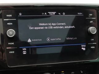 Volkswagen Passat 1.4 TSi 218 Pk PHEV GTE Business | Panoramadak | Camera | Adaptive Cruise | Stoelverwarming | Navigatie | CarPlay | 17 Inch | 73.094 Km !! / 32