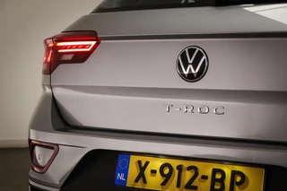 Volkswagen T-Roc 1.5 TSI Style | IQ LIGHT | STOELVERWARMING | CLIMA | APP CONNECT | DAB | PDC / 24