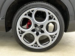 Alfa Romeo Tonale 1.5T 160PK Hybrid Veloce PANORAMADAK | LEER | CAMERA | 20”LM / 39